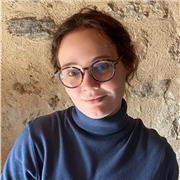 Forte d'une expérience solide, je vous propose des leçons uniques où la langue se mêle harmonieusement avec la richesse de la culture et de l'art français.
Mes leçons sont conçues pour vous offrir une expérience immersive, où chaque mot, chaque expressio